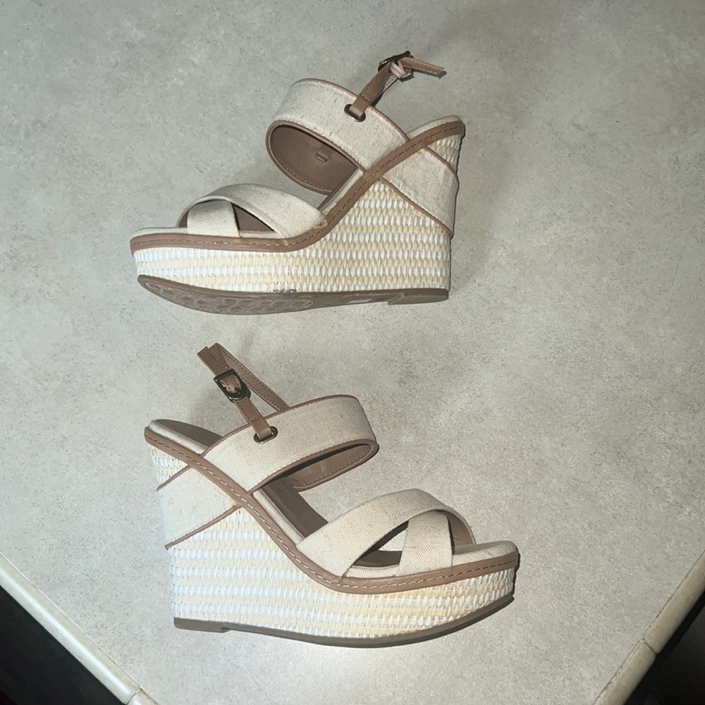Chinese Laundry Platform Wedge Sandals Size 9